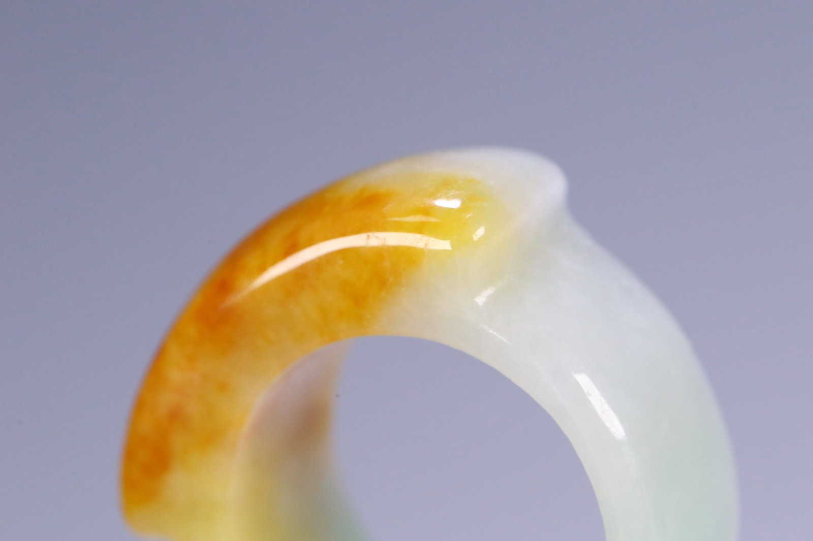 An Exquisite Jadeite Ring - 6