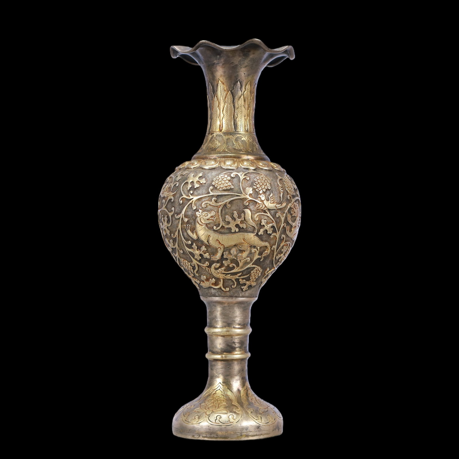 A Exquisite Gilt Silver Lotus Pattern Auspicious Beast Pattern Vase - 2