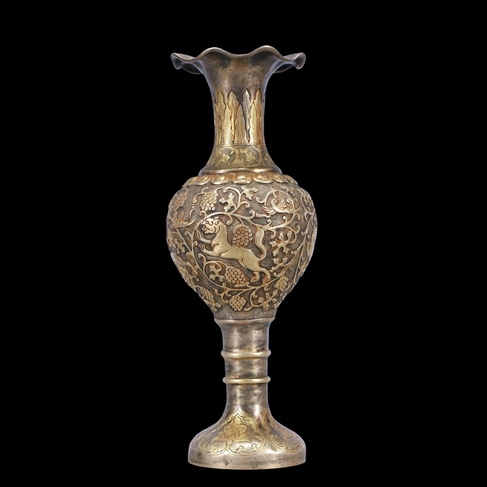A Exquisite Gilt Silver Lotus Pattern Auspicious Beast Pattern Vase - 3