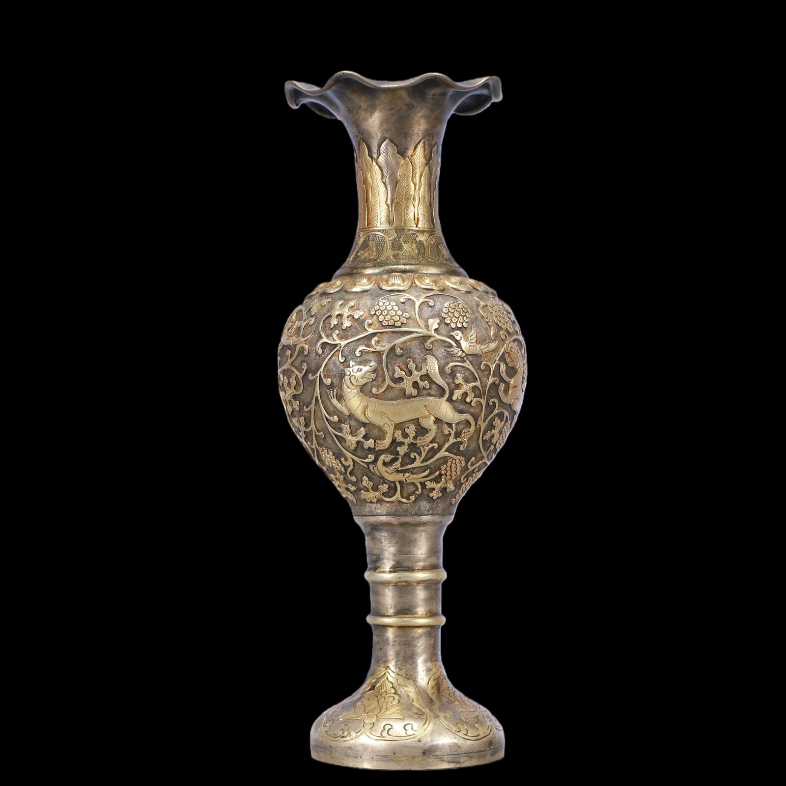 A Exquisite Gilt Silver Lotus Pattern Auspicious Beast Pattern Vase - 4
