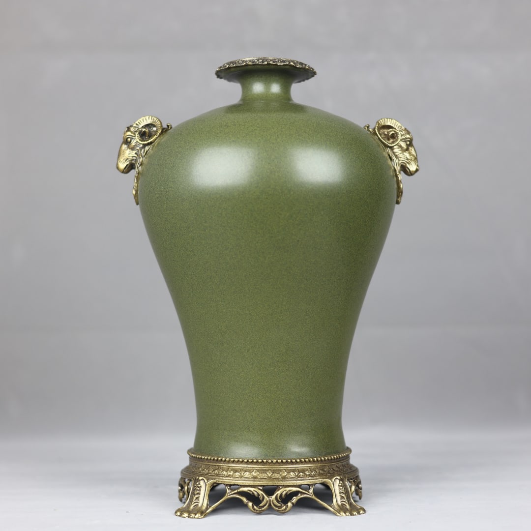 An Exquisite Teadust Glazed Inlaid Bronze Double-Ears Vase (1 of 9)
