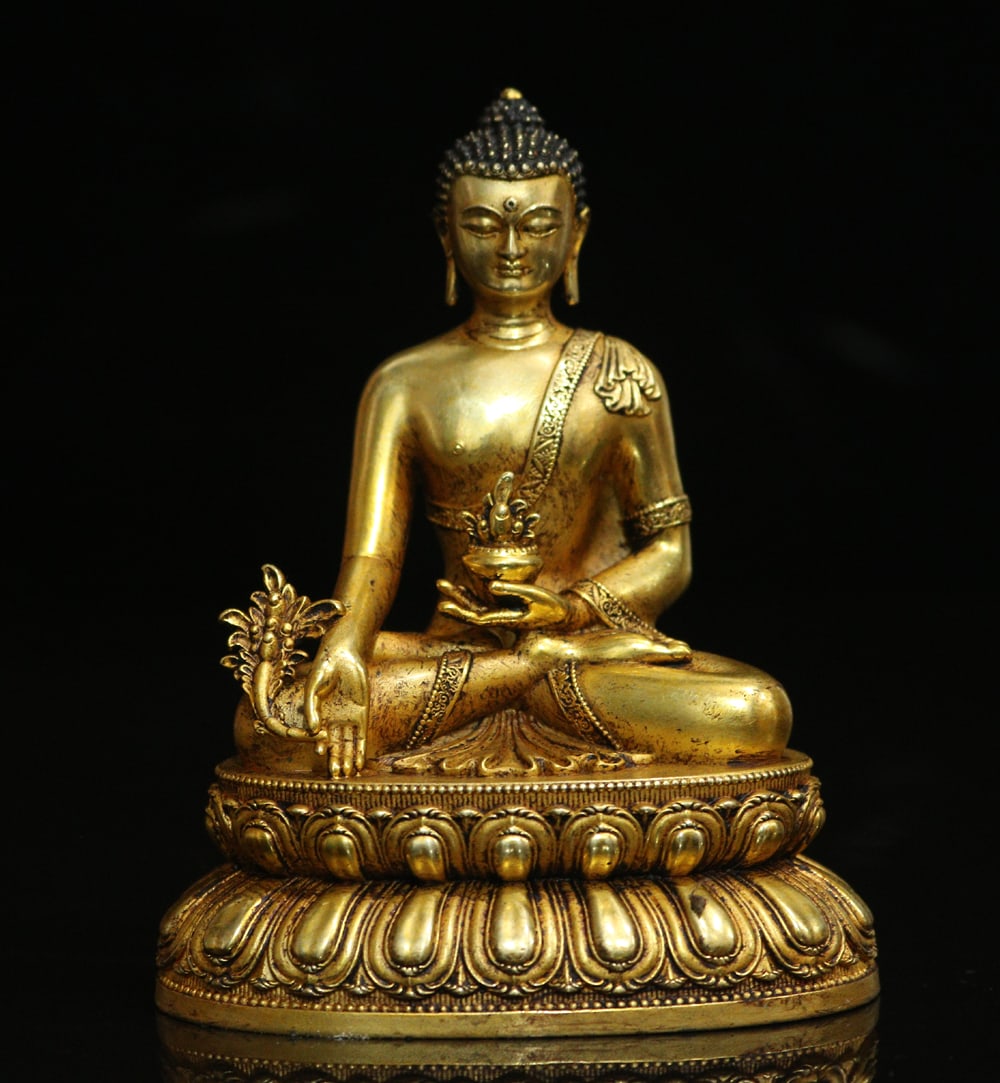An Exquisite Gilt Bronze Buddha Statue Ornament (1 of 9)