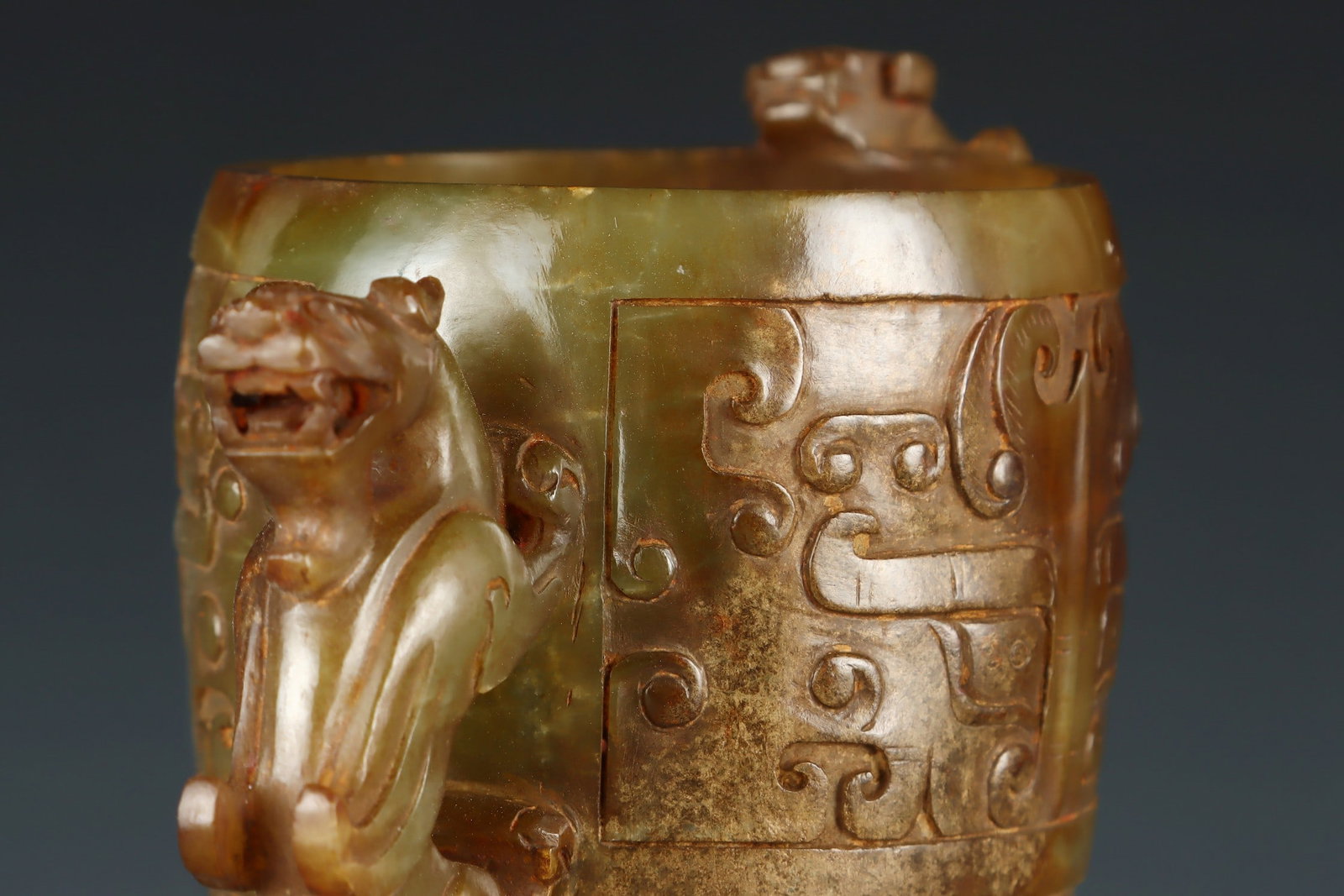 An Exquisite White Jade Beast-Face Pattern Cup - 4