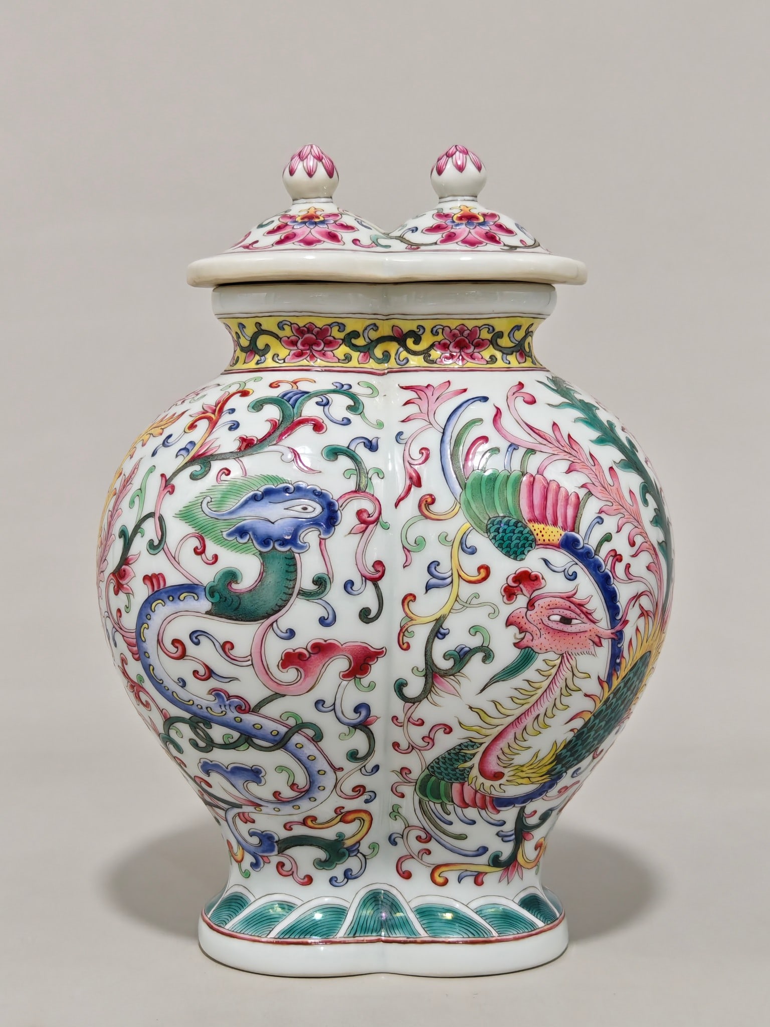 An Exquisite Famille-Rose Lotus Pattern Dragon and Phoenix Pattern Seawater Pattern Jar (1 of 7)