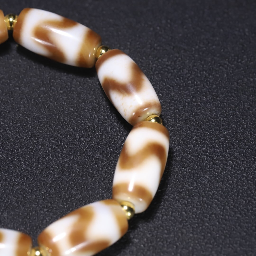 An Exquisite Dzi Bead Bracelets - 6