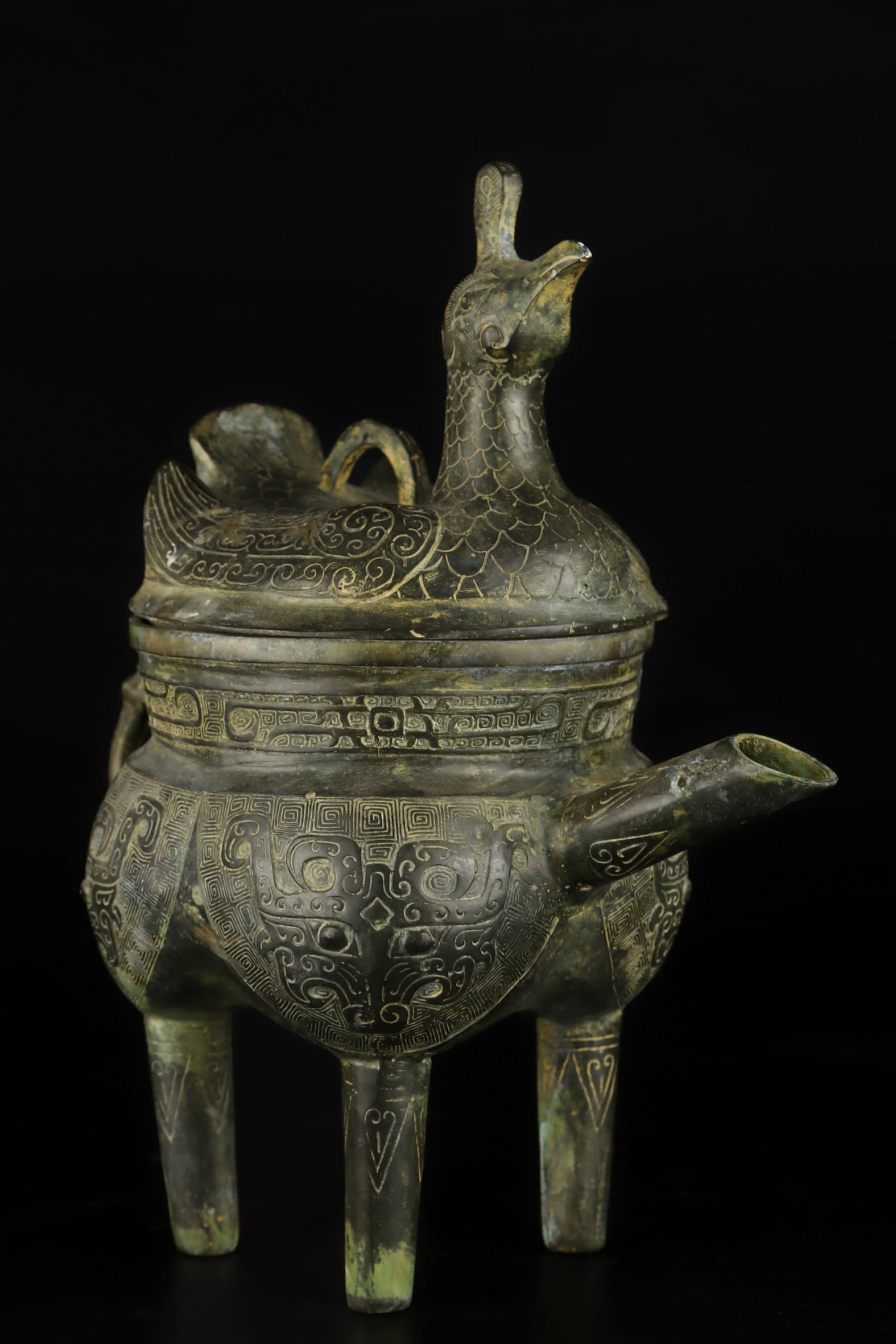 An Exquisite Bronze Beast-Face Pattern Ewer - 4