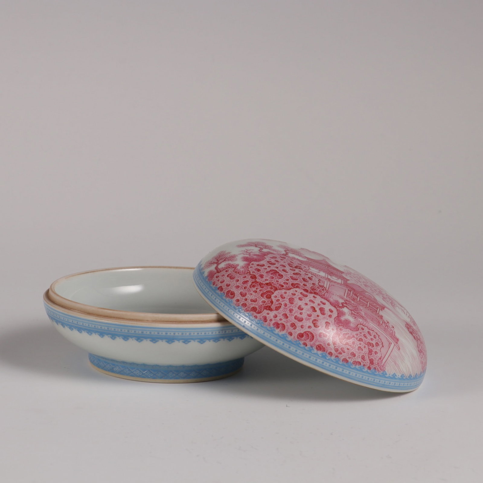 An Exquisite Ruby red-Glazed Landscape Pattern Box - 3