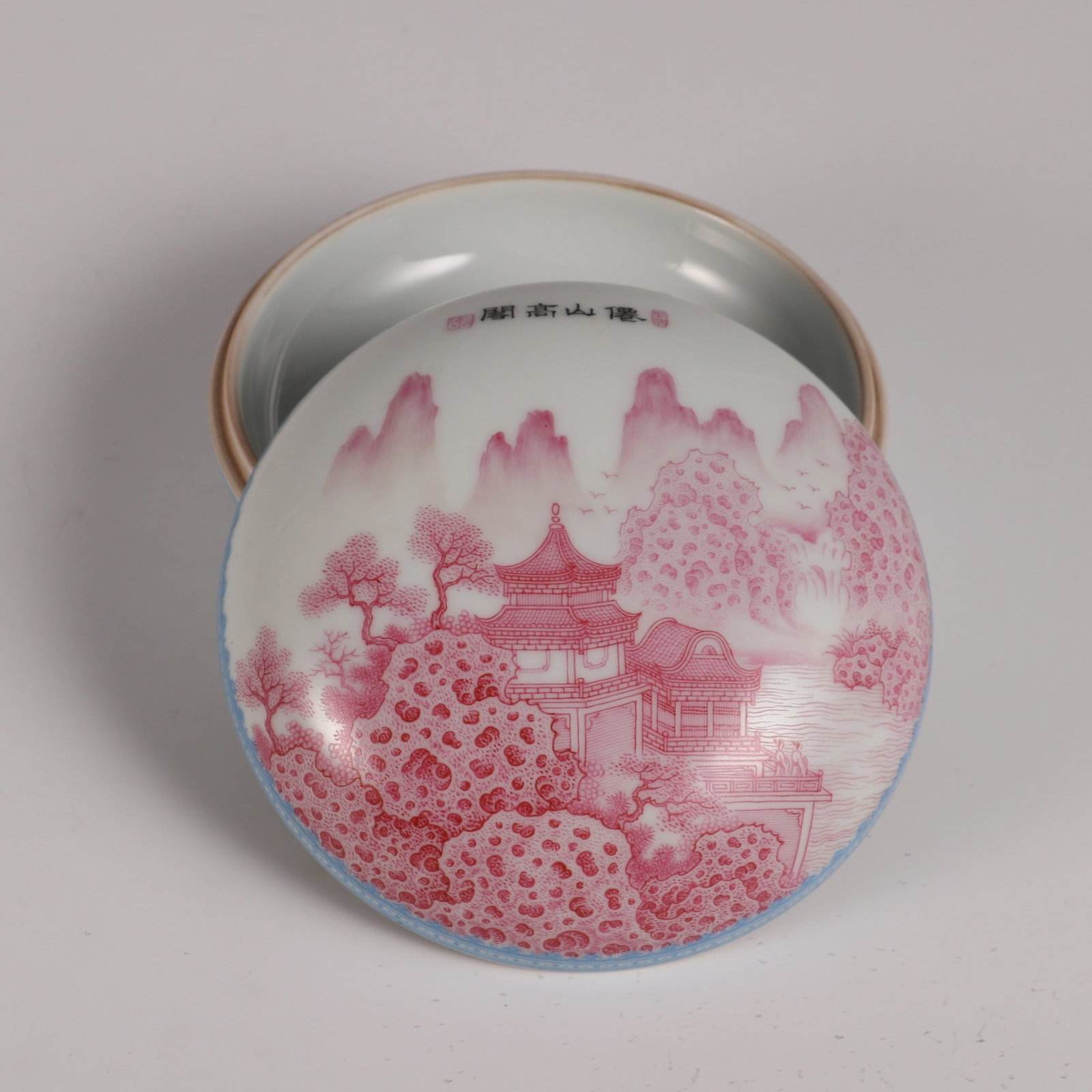 An Exquisite Ruby red-Glazed Landscape Pattern Box - 5