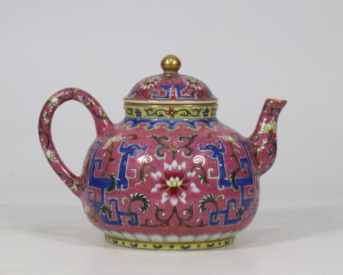 An Exquisite Ruby Red-Glazed Lotus Pattern Dragon Pattern Teapot - 3