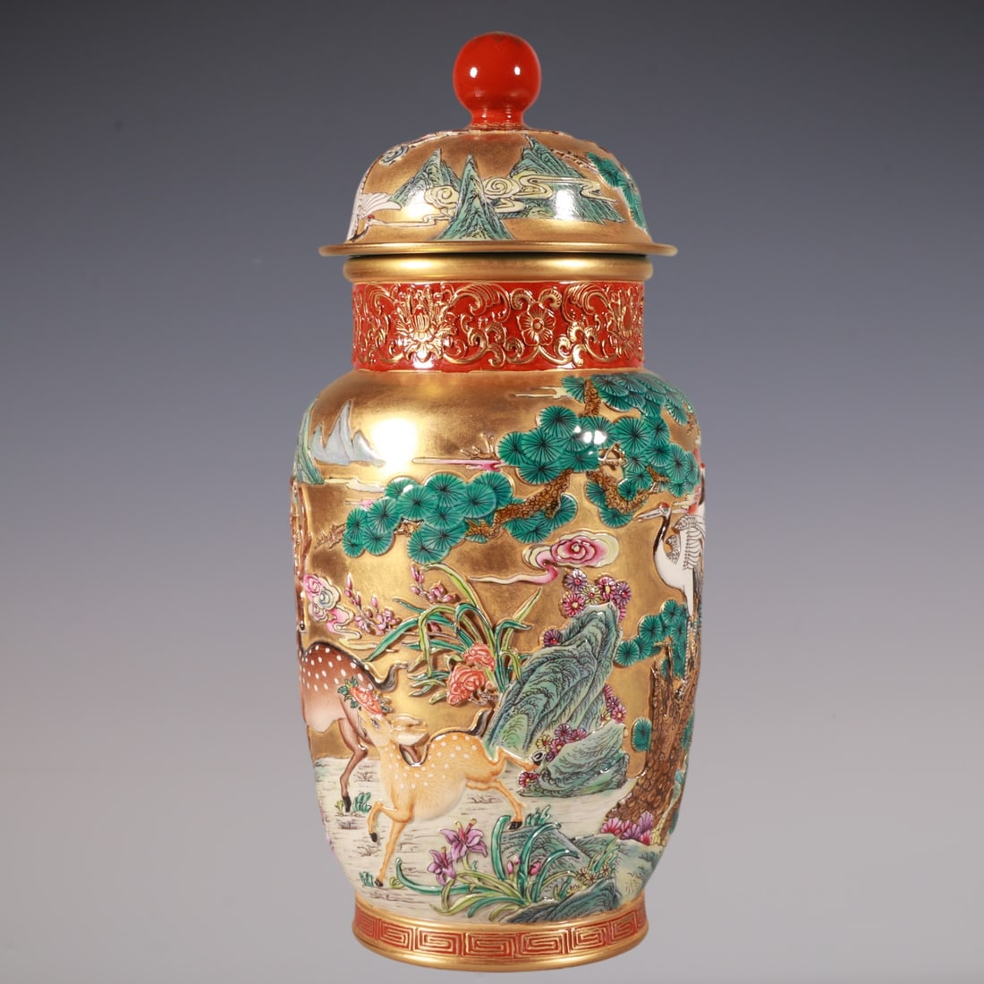 An Exquisite Enamel Lotus Pattern Animal Pattern Tea Caddy - 4