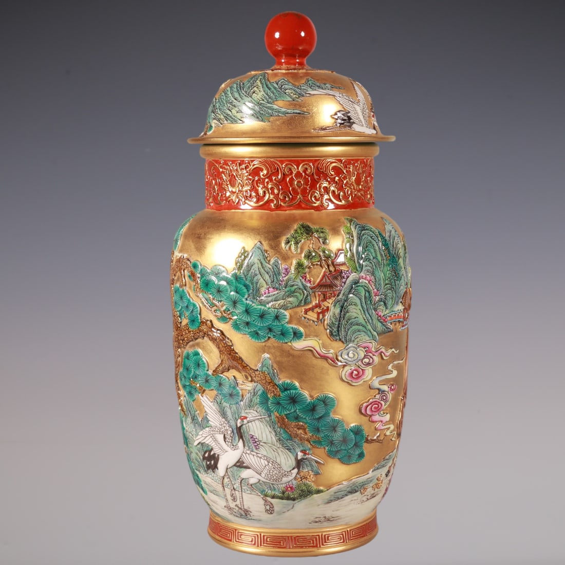 An Exquisite Enamel Lotus Pattern Animal Pattern Tea Caddy - 6