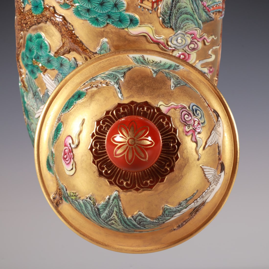 An Exquisite Enamel Lotus Pattern Animal Pattern Tea Caddy - 7