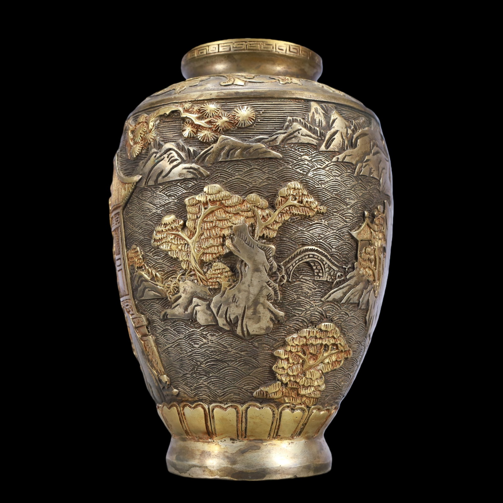 A Exquisite Gilt Silver Lotus Pattern Landscape Pattern Vase - 4