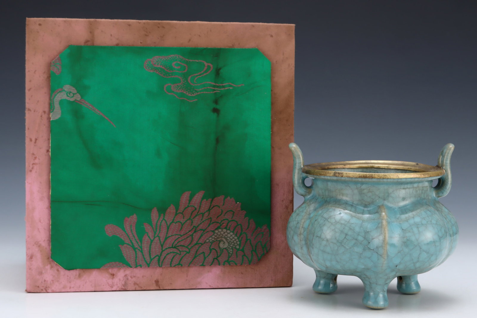 An Exquisite Ru yao Sky Blue Glazed Cover with Gold Tripod Double-Ears Censer: An Exquisite Ru yao Sky Blue Glazed Cover with Gold Tripod Double-Ears Censer,Song Dynasty,China,Royal Court Mark,Size:4.9inx5.3in 