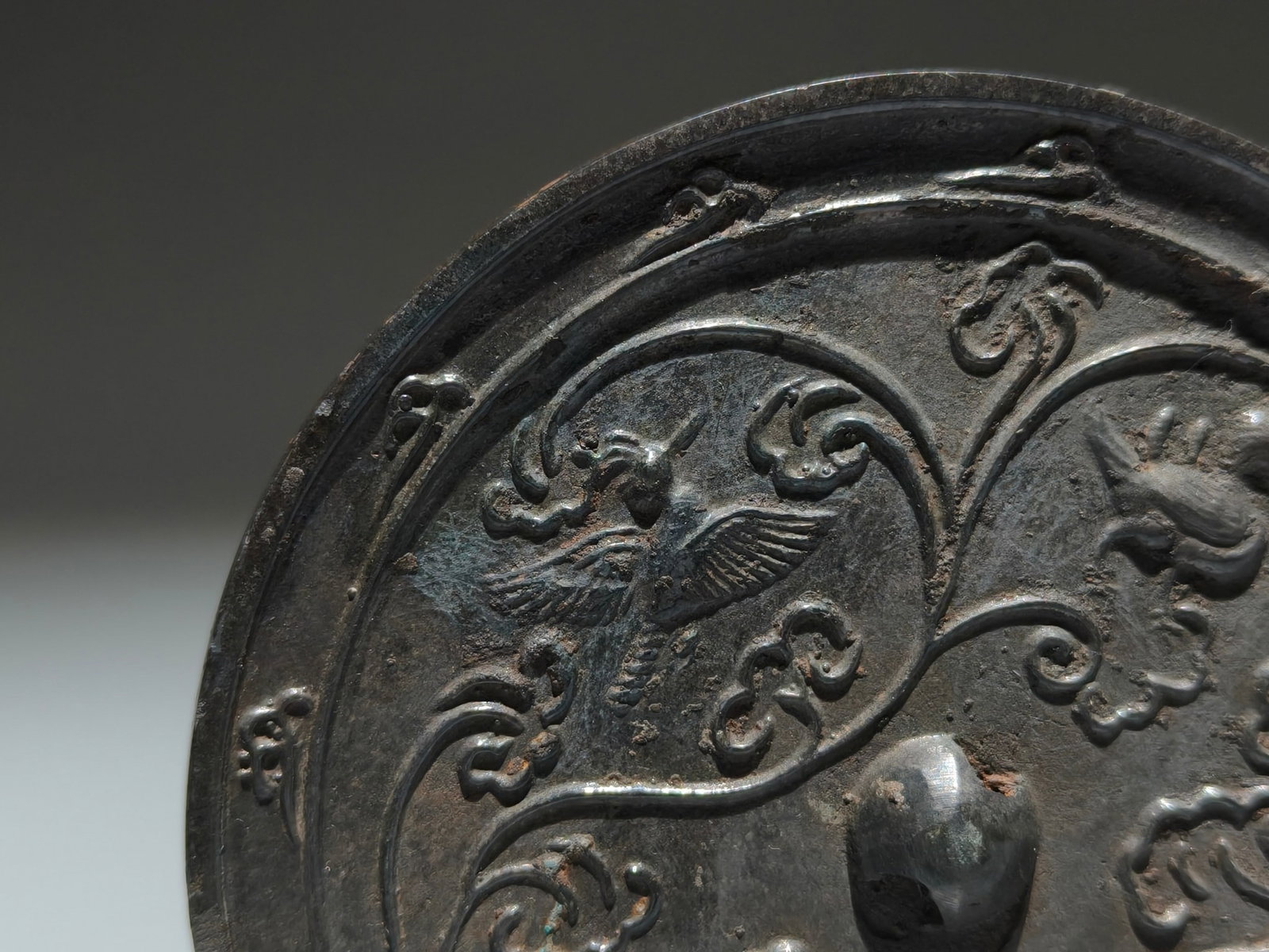 An Archaic Bronze Phoenix Pattern Mirror - 4