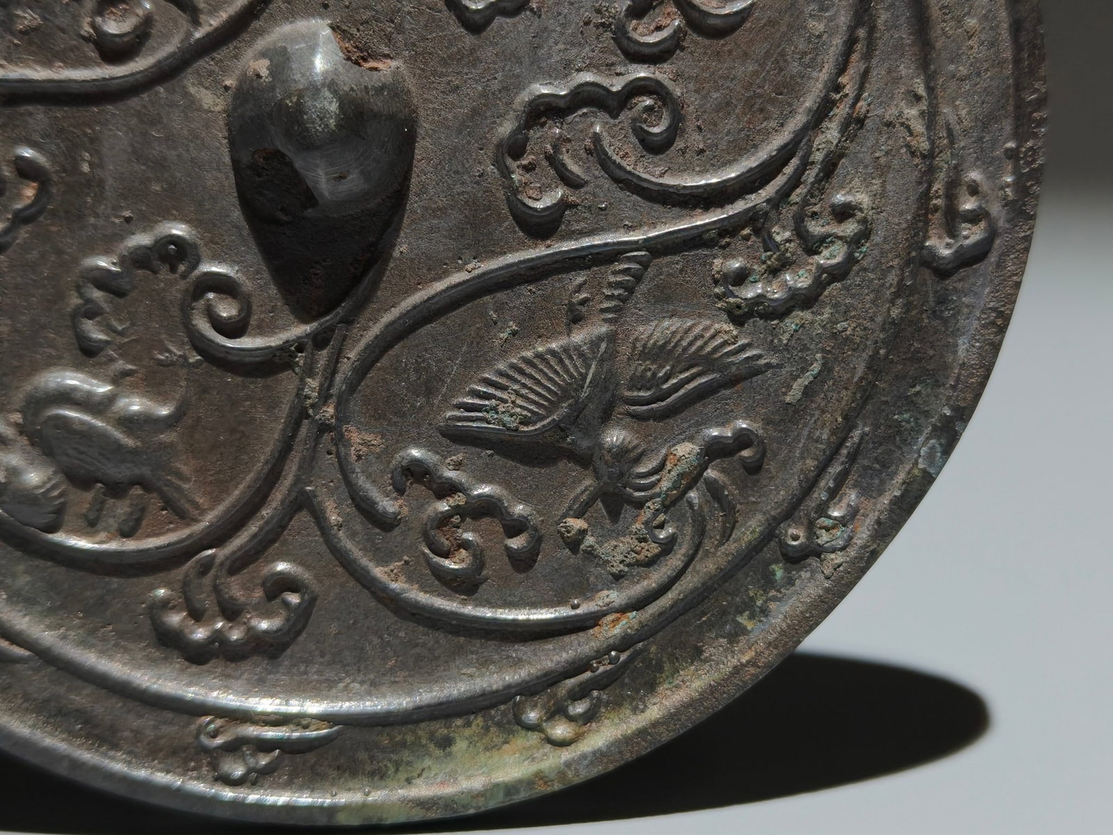An Archaic Bronze Phoenix Pattern Mirror - 6
