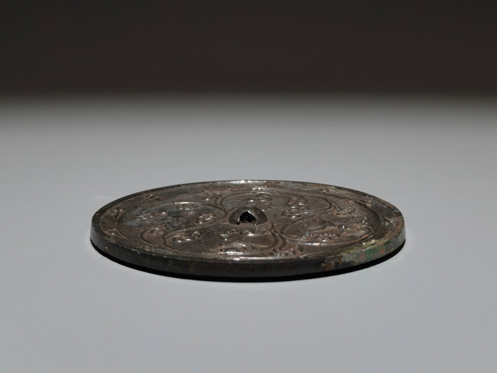 An Archaic Bronze Phoenix Pattern Mirror - 9