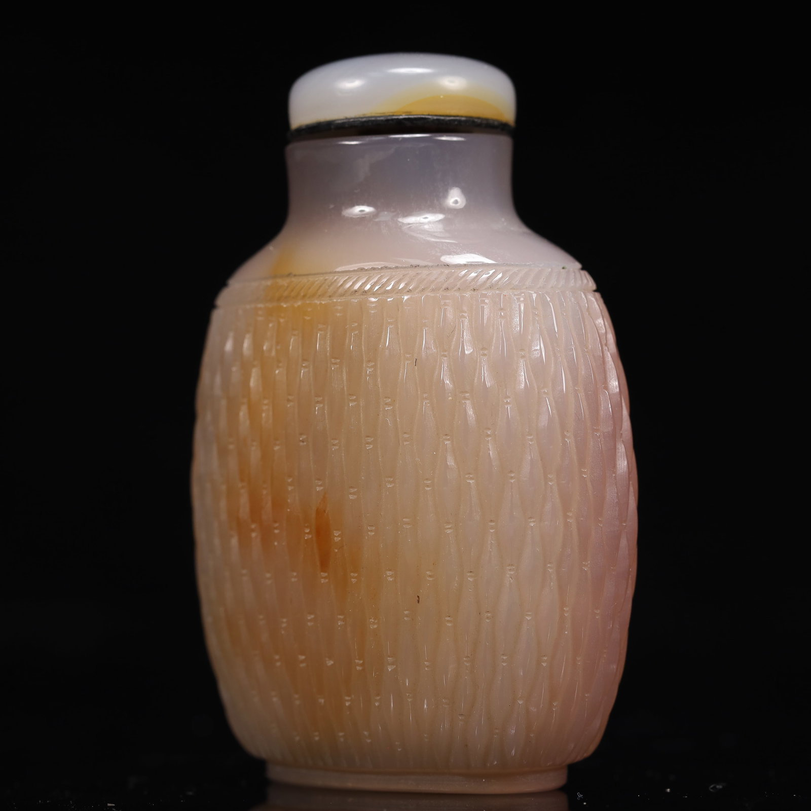 An Exquisite Agate Snuff Bottle - 2