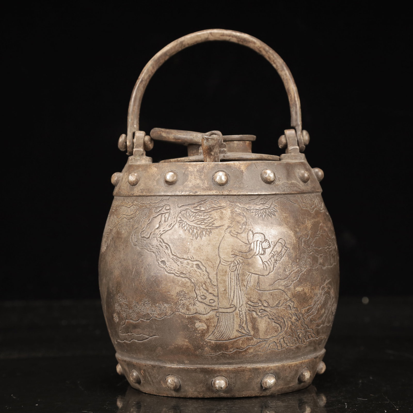 An Exquisite Silver-Plated Bronze Figure Pattern Ewer,With poem: An Exquisite Silver-Plated Bronze Figure Pattern Ewer,With poem,Qing Dynasty, China,Size:4.3inx4.3inx7.5in,Weight:1350g 