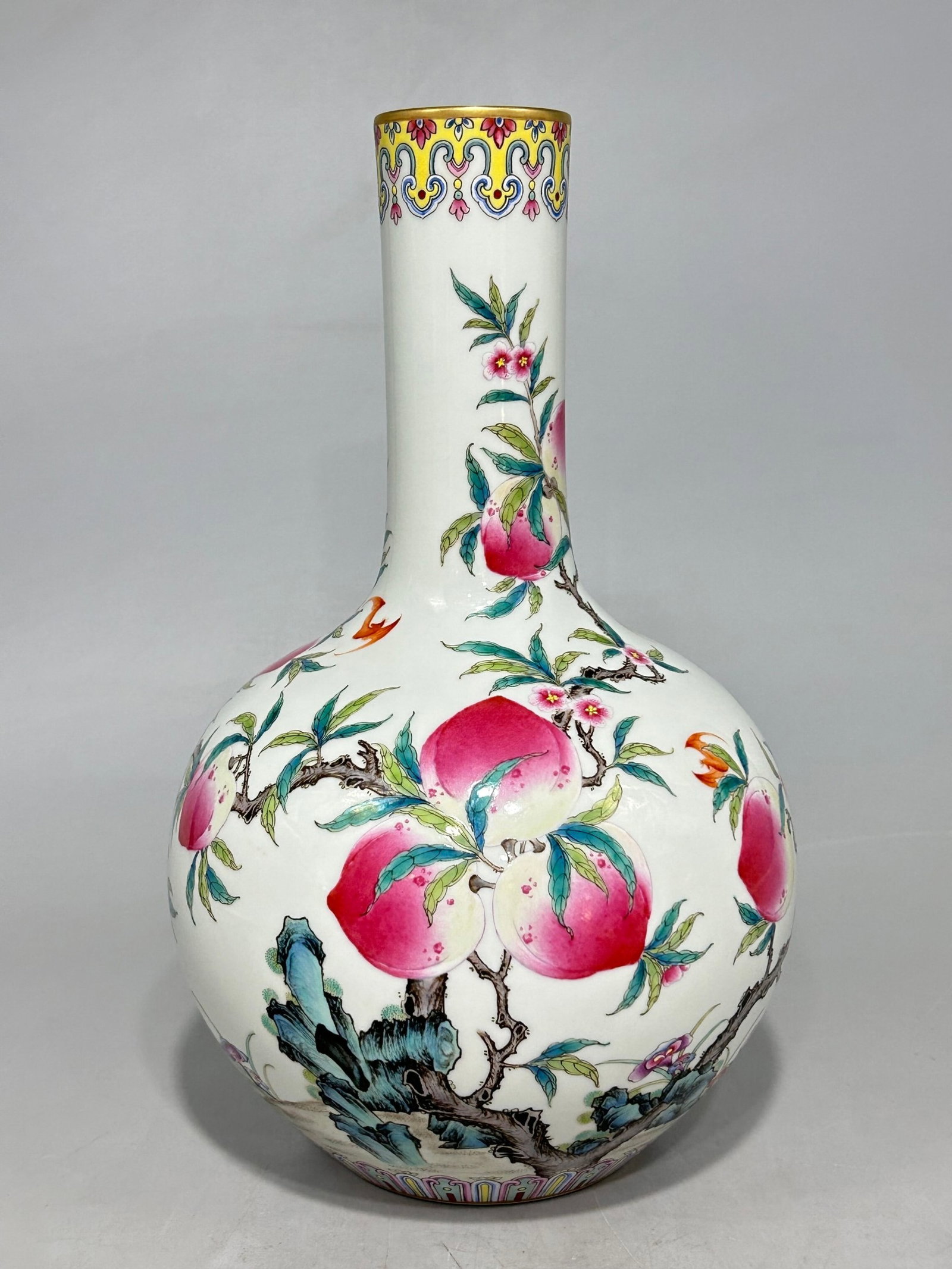 A Rare Famille-Rose Painted Gold Bats and Peach Pattern Vase: A Rare Famille-Rose Painted Gold Bats and Peach Pattern Vase,Qing Dynasty,China,Jiaqing Six-character Mark,Size:12.5inx7.1in 