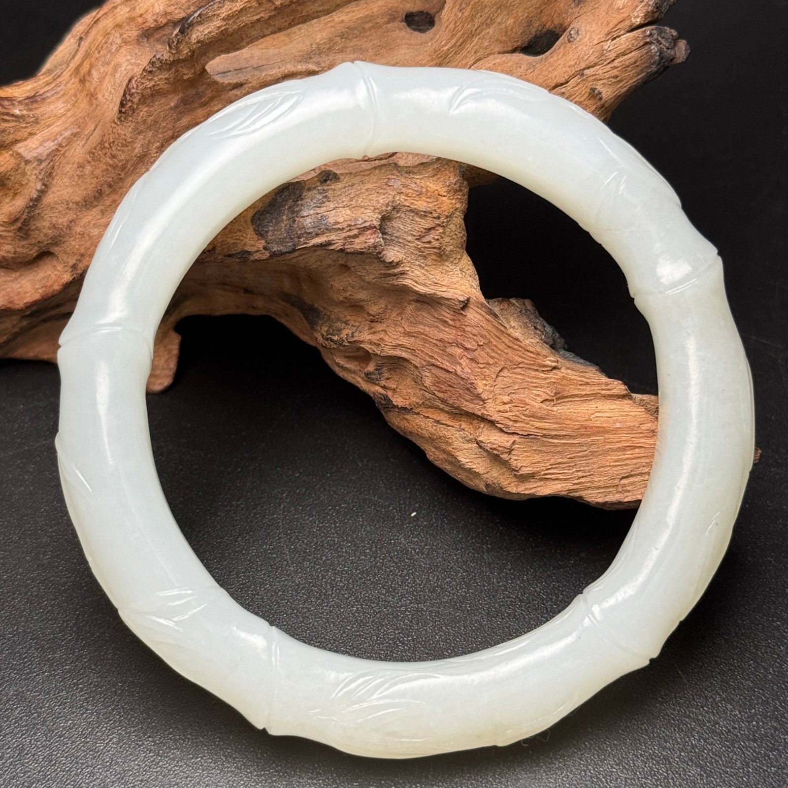 An Exquisite White Jade Bamboo Pattern Bracelets - 2