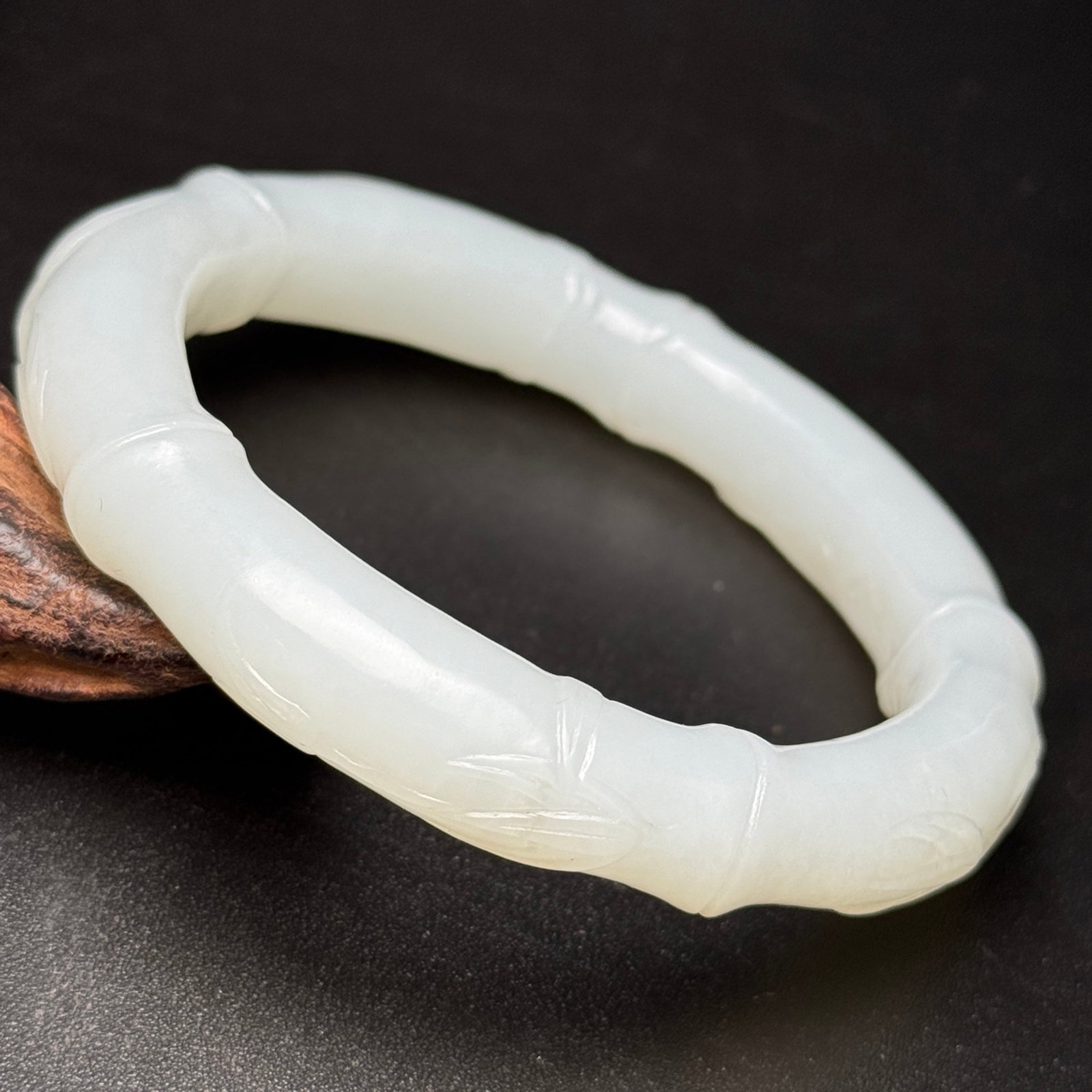 An Exquisite White Jade Bamboo Pattern Bracelets - 7