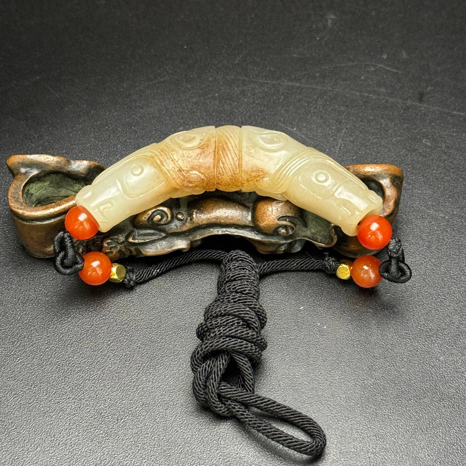 An Exquisite White Jade Pendant: An Exquisite White Jade Pendant,Qing Dynasty,China,Size:73mmx29mmx12mm,Weight:33g 白玉挂件,中国清代