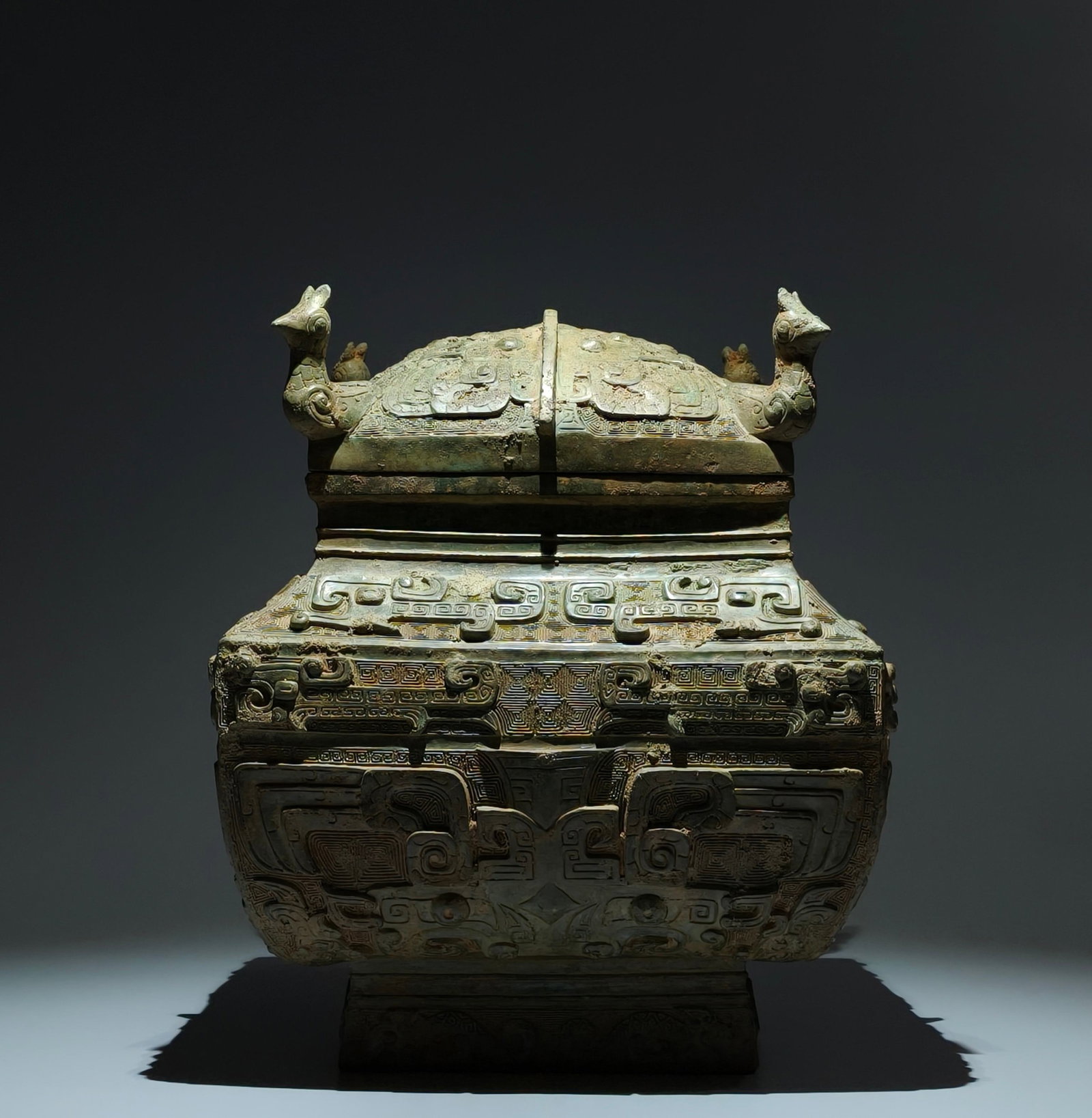 An Archaic Bronze Beast-Face Pattern Food Vessel: An Archaic Bronze Beast-Face Pattern Food Vessel,Sang Dynasty,China,Size:15.4inx12.6in 青铜兽面纹食器,中国商代