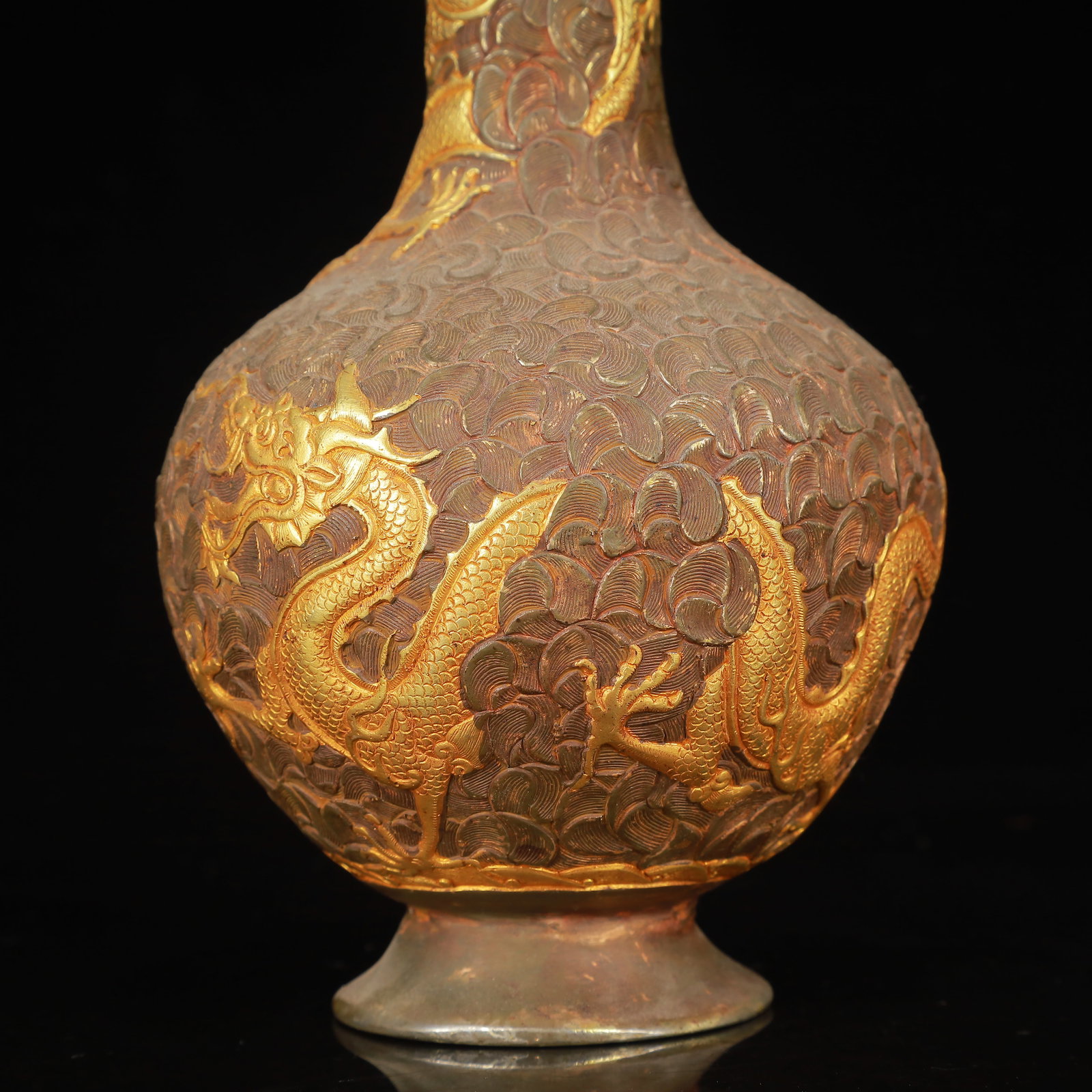 An Exquisite Gilt Silver Dragon Pattern Vase - 3