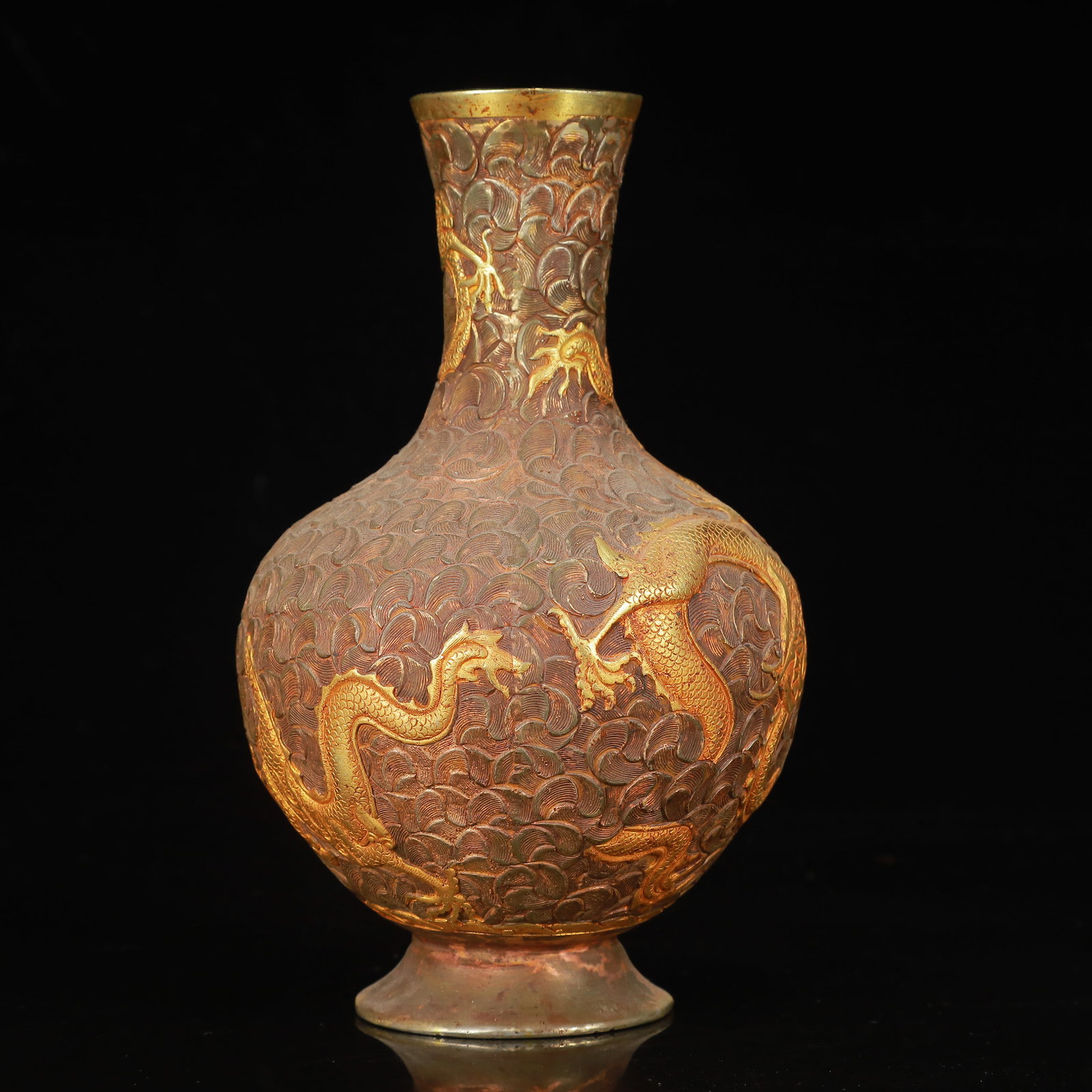 An Exquisite Gilt Silver Dragon Pattern Vase - 4