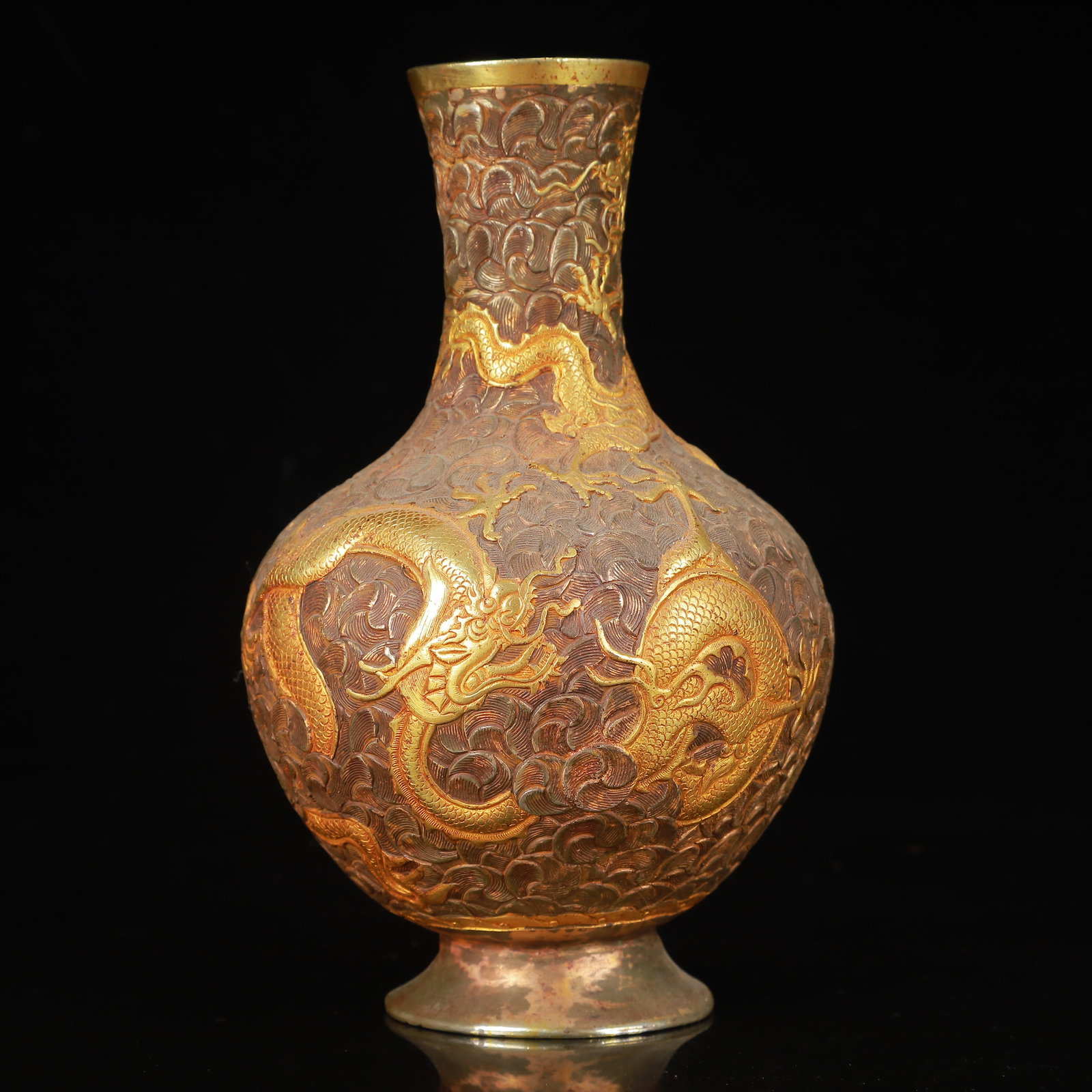 An Exquisite Gilt Silver Dragon Pattern Vase - 7