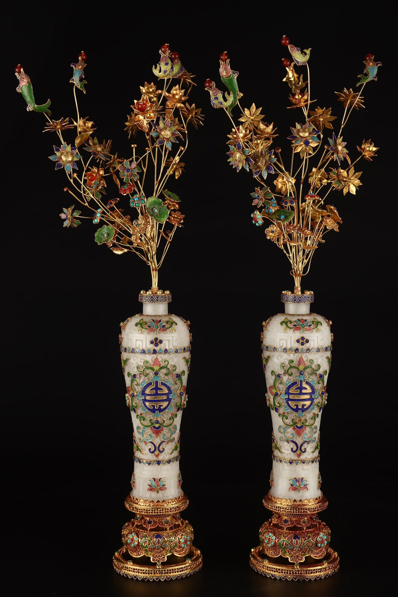 A Pair of Huge Filigree and Gilding Inlaid White Jade Bottle Gardens,Inlaid Gems: A Pair of Huge Filigree and Gilding Inlaid White Jade Bottle Gardens,Inlaid Gems,Qing Dynasty,China,Qianlong Four-character Mark,Size:5.5inx4.7inx20.9in,Weight:2327g 一对花丝&#