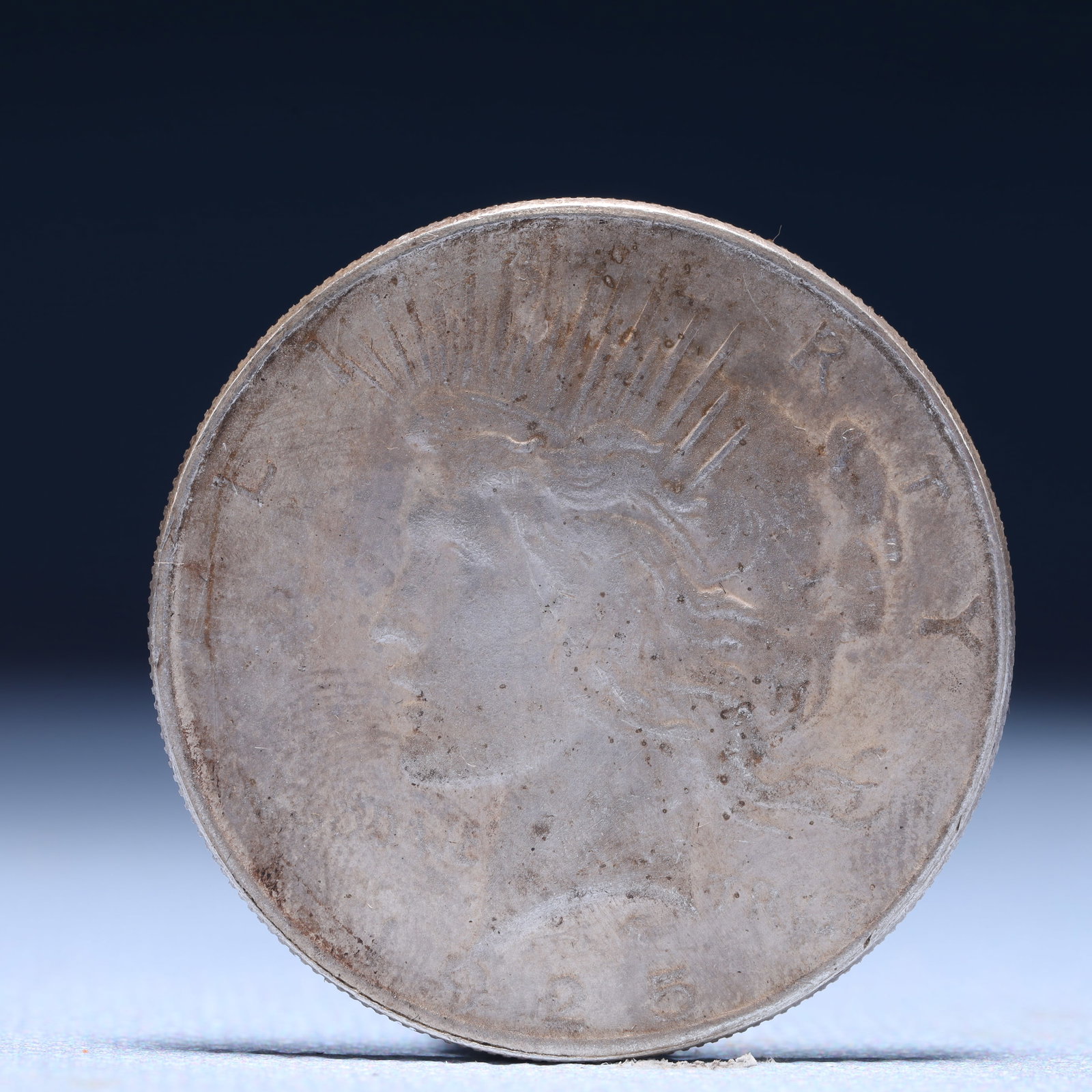 Liberty In God We Trust 1925 Sterling Silver One Dollar Coin (1 of 2)