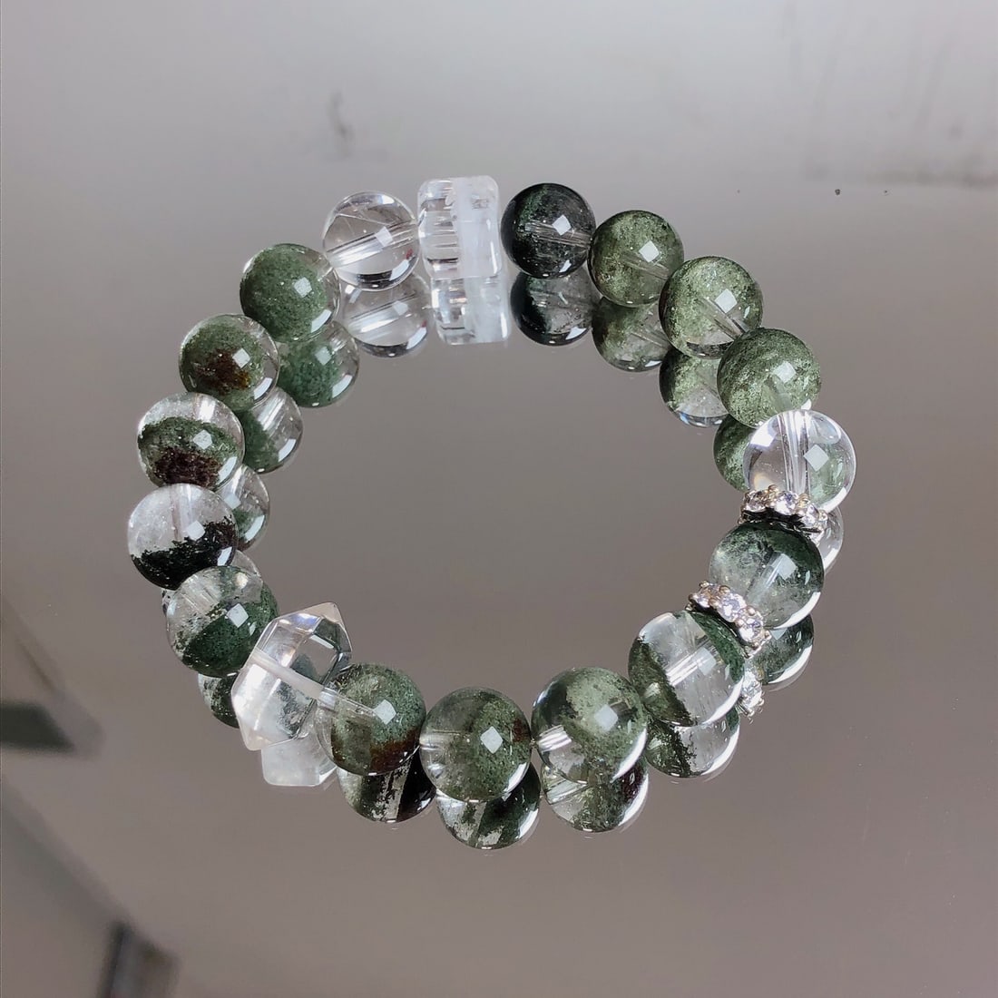 An Exquisite Crystal Bracelets - 9