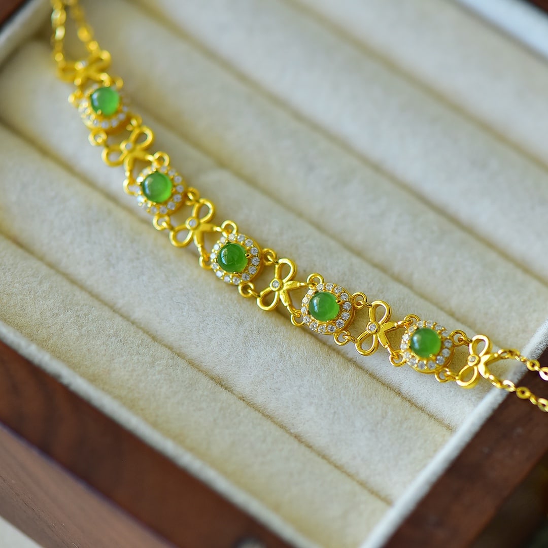 An Exquisite Sterling Silver-Gold Plated Inlaid Jasper Bracelets,Inlaid Diamond: An Exquisite Sterling Silver-Gold Plated Inlaid Jasper Bracelets,Inlaid Diamond,Size:4mmx4mm 纯银镀金镶碧玉手链,嵌钻石