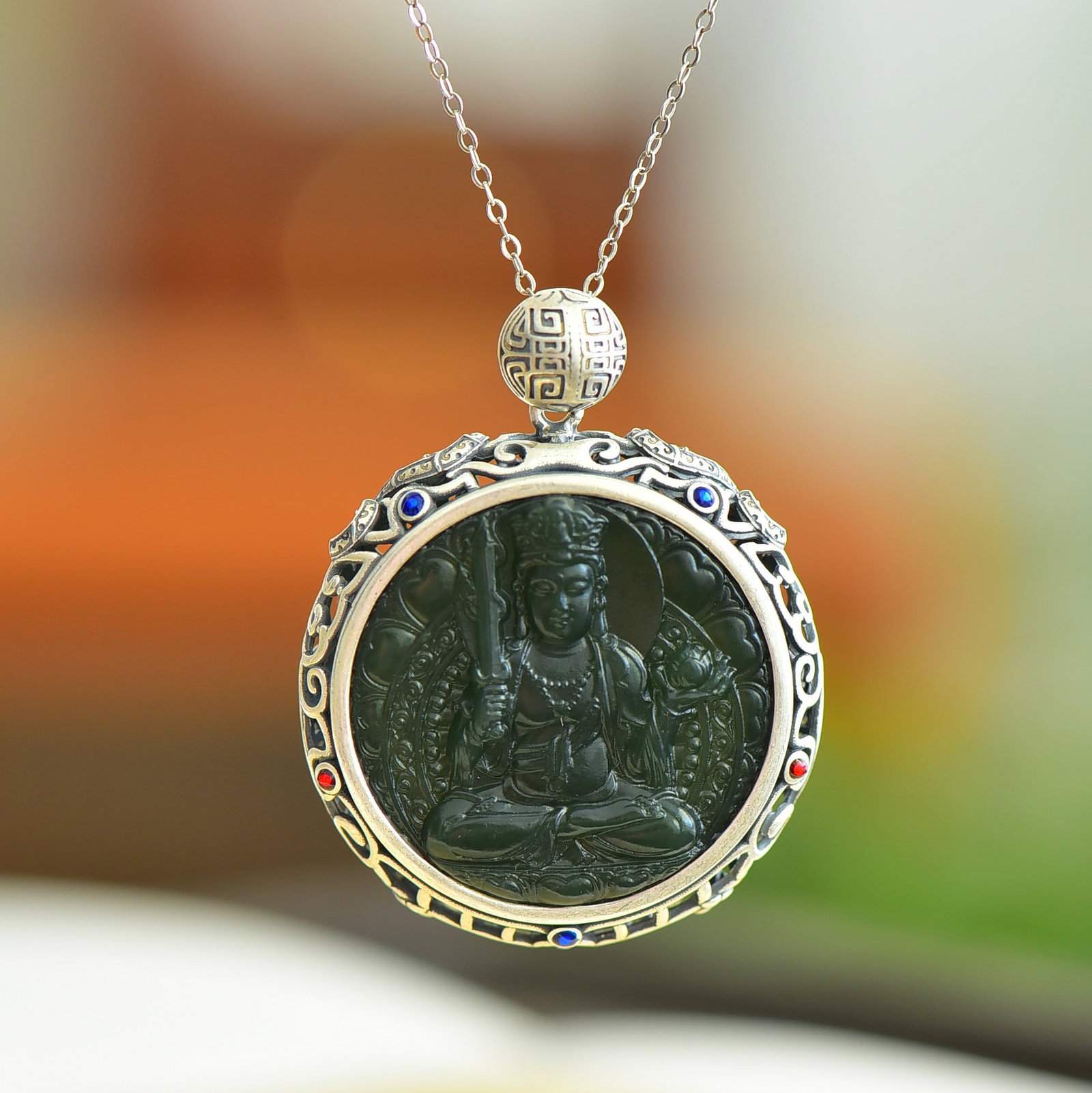 An Exquisite Sterling Silver Inlaid Jasper Pendant: An Exquisite Sterling Silver Inlaid Jasper Pendant,Size:26mmx26mm 纯银镶碧玉吊坠