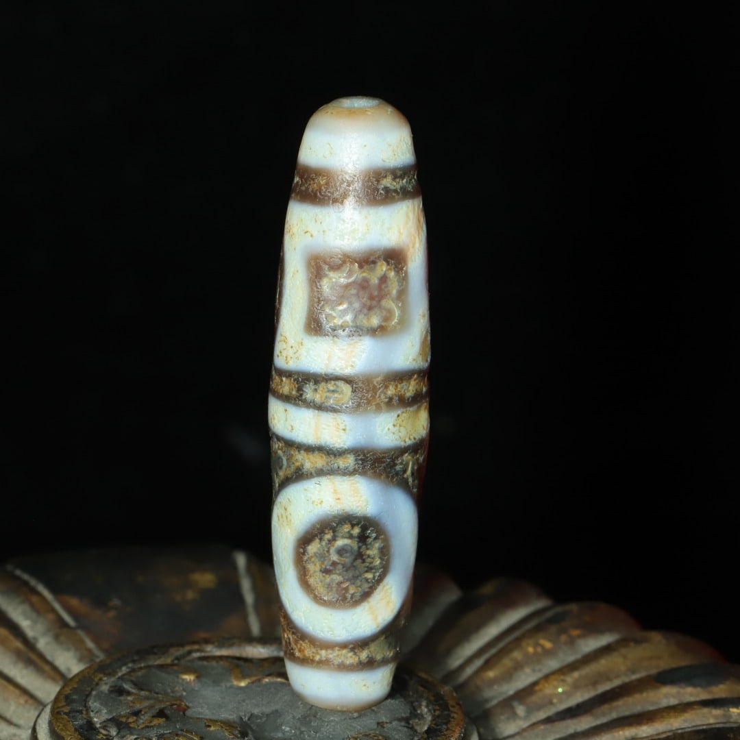 An Exquisite Dzi Bead Pendant (1 of 9)