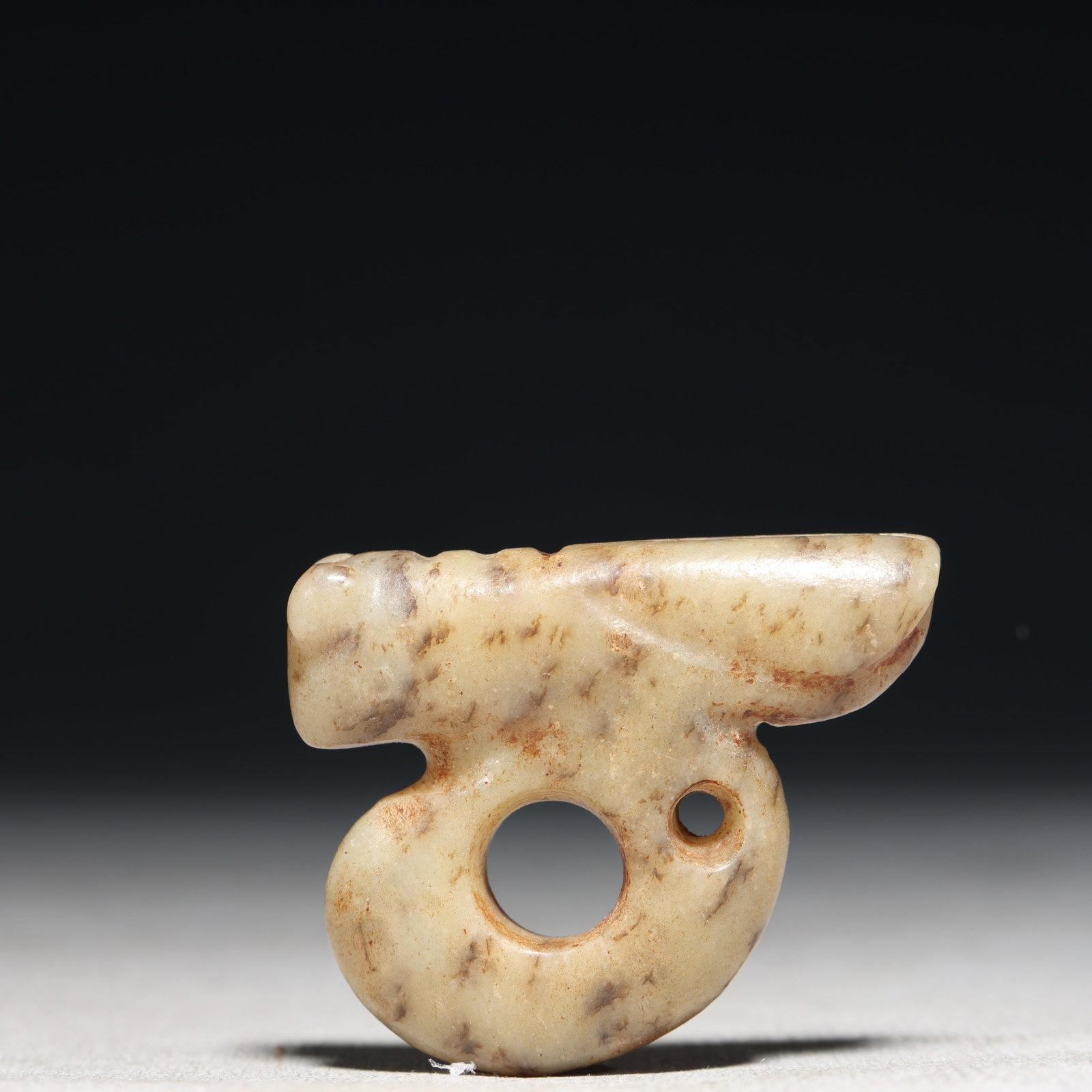 An Archaic Hongshan Culture Yellow Jade Cicada Pendant: An Archaic Hongshan Culture Yellow Jade Cicada Pendant,Ancient Time, China,Size:1.8inx0.4inx1.5in Weight:30g 红山文化黄玉蝉挂件,新石&#