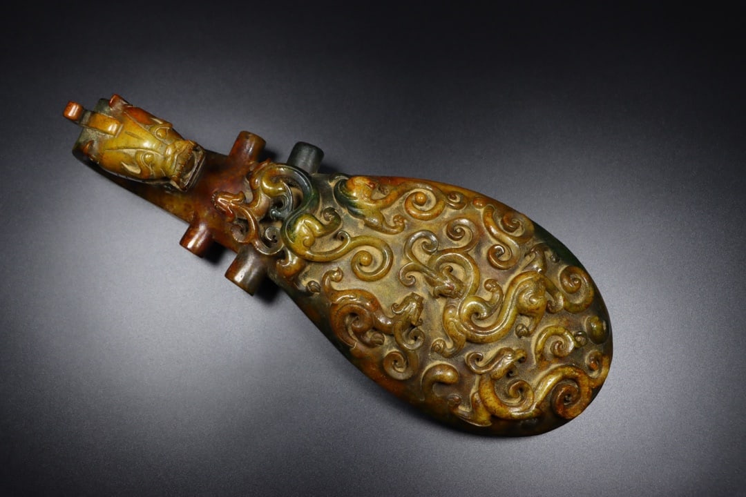 A Exquisite Hotan Jade Dragon Ornament: A Exquisite Hotan Jade Dragon Ornament,Han Dynasty, China,Size:13.8inx5.1inx2.8in,Weight:2286g 和田玉龙摆件,中国汉代