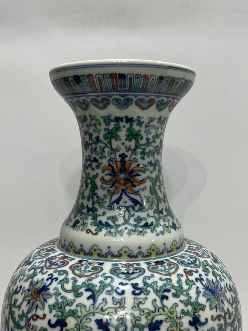 A Exquisite Doucai Lotus Pattern Vase - 11