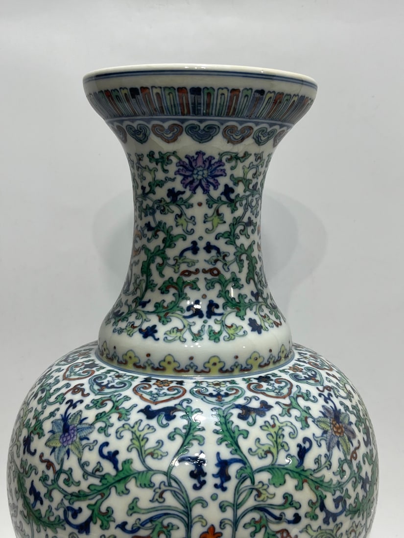 A Exquisite Doucai Lotus Pattern Vase - 5