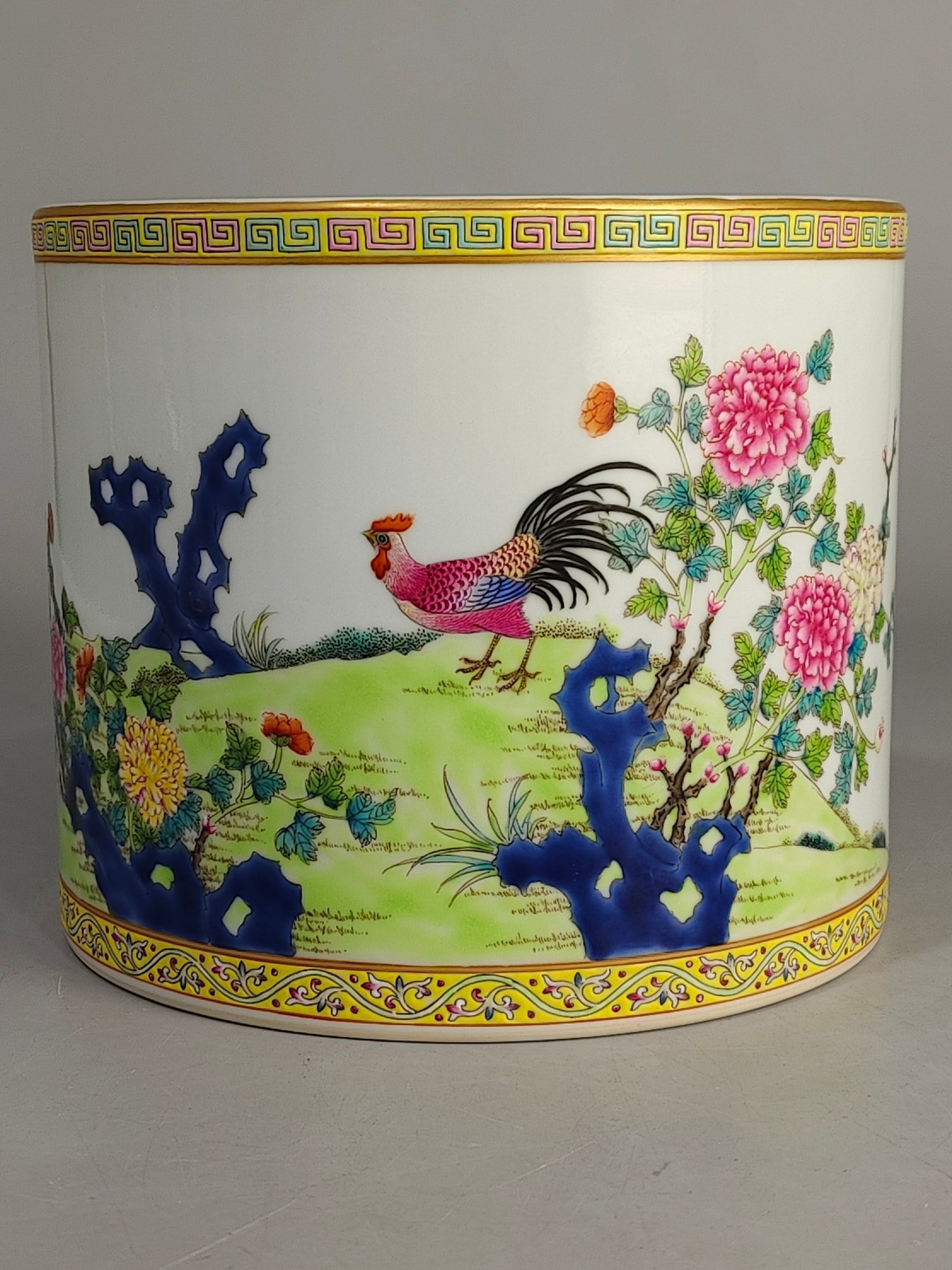 A Exquisite Famille-Rose Flower and Bird Pattern Brush Pot: A Exquisite Famille-Rose Flower and Bird Pattern Brush Pot,Qing Dynasty, China,Qianlong Six-character Mark,Size:6.8inx8.2in 