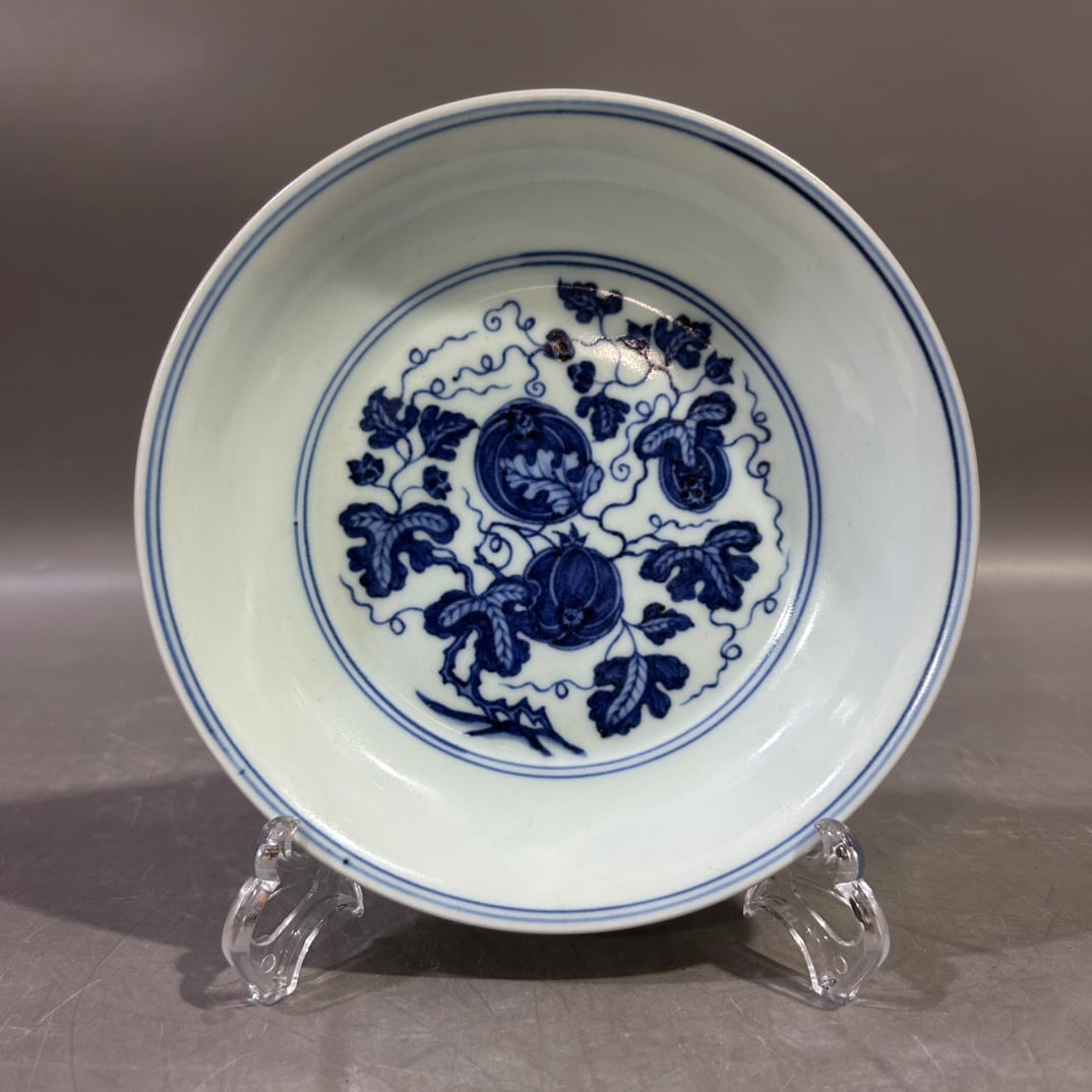 A Exquisite Blue and White Melons and Fruits Pattern Plate (1 of 6)