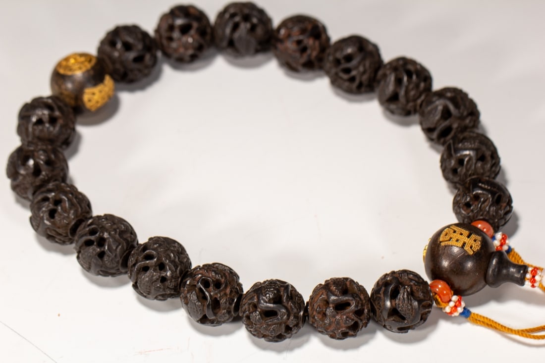 A Exquisite Eaglewood Bracelets - 2