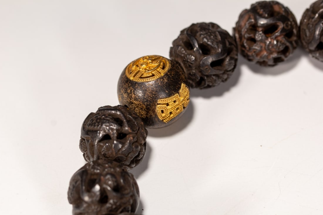 A Exquisite Eaglewood Bracelets - 5