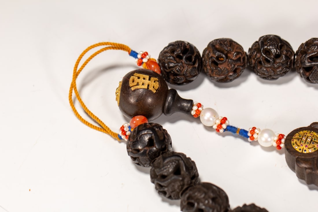 A Exquisite Eaglewood Bracelets - 8