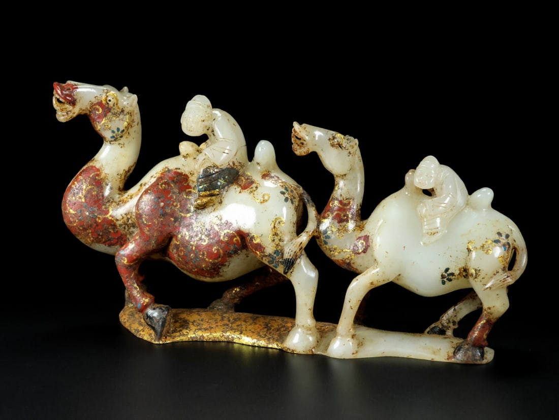 A Exquisite Hotan Jade Camel Ornament: A Exquisite Hotan Jade Camel Ornament,Han Dynasty, China,Size:9.4inx2inx5.1in,Weight:1060g 和田玉骆驼摆件,中国汉代