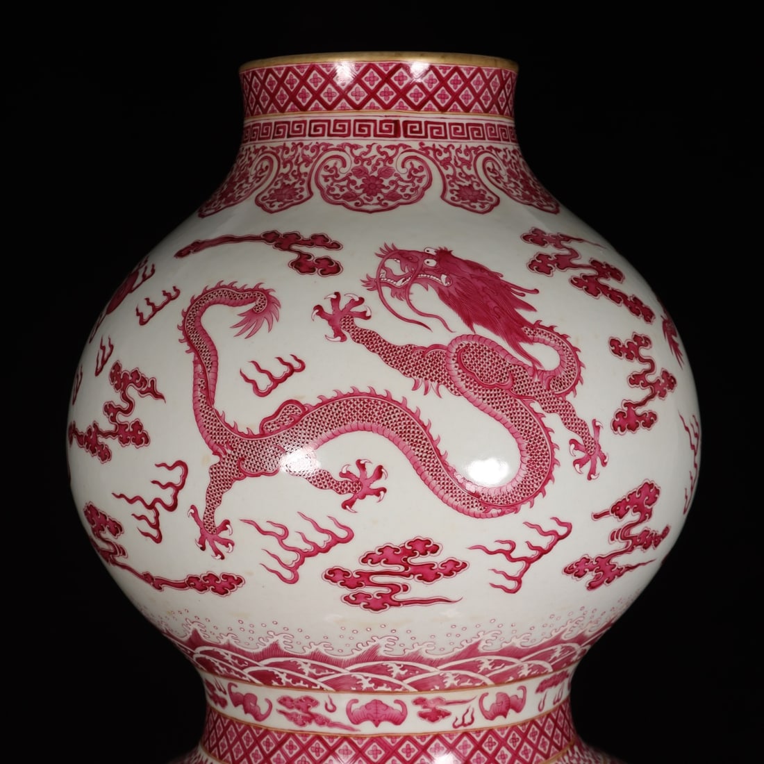A Exquisite Ruby Red Dragon Pattern Gourd-Shaped Vase - 2