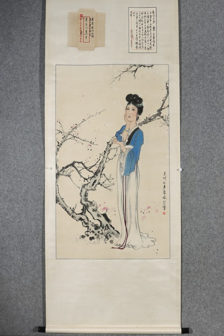 A Chinese Vertical Scroll Ink Painting of Figures on Paper: A Chinese Vertical Scroll Ink Painting of Figures on Paper,Modern Time of China,Xu Beihong,without frame size:46.5inx27.2in 