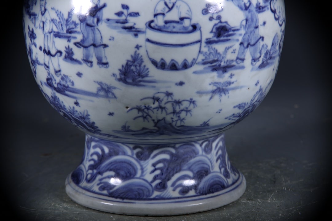 Blue and White Figures Pattern Vase - 4